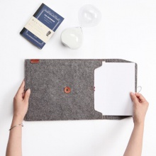 齐心/Comix A5207 灰 毛毡竖式便携 文件套/文件袋/收纳袋