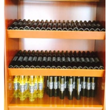 原装原瓶加拿大霞多丽冰葡萄酒 酒精度13.7°此款冰酒100%纯酒庄种植酿造。拥有干杏、橙子派、榛子和金银花的香气。
